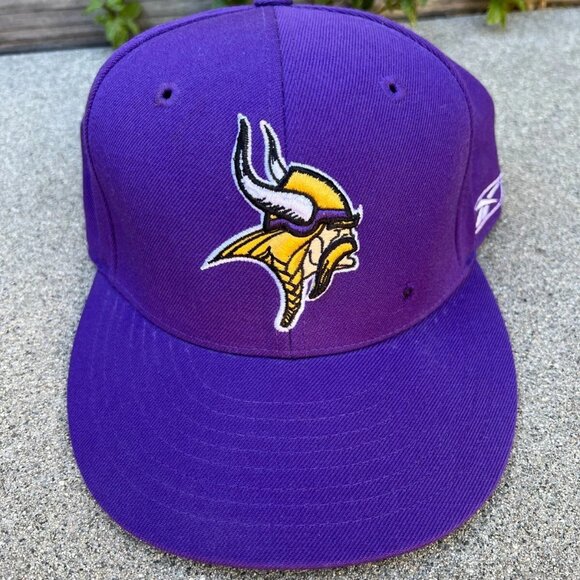 REEBOK Other - REEBOK NFL Minnesota Vikings Fitted Hat Men's 7 1/2 Purple Equipment Cap Wool
